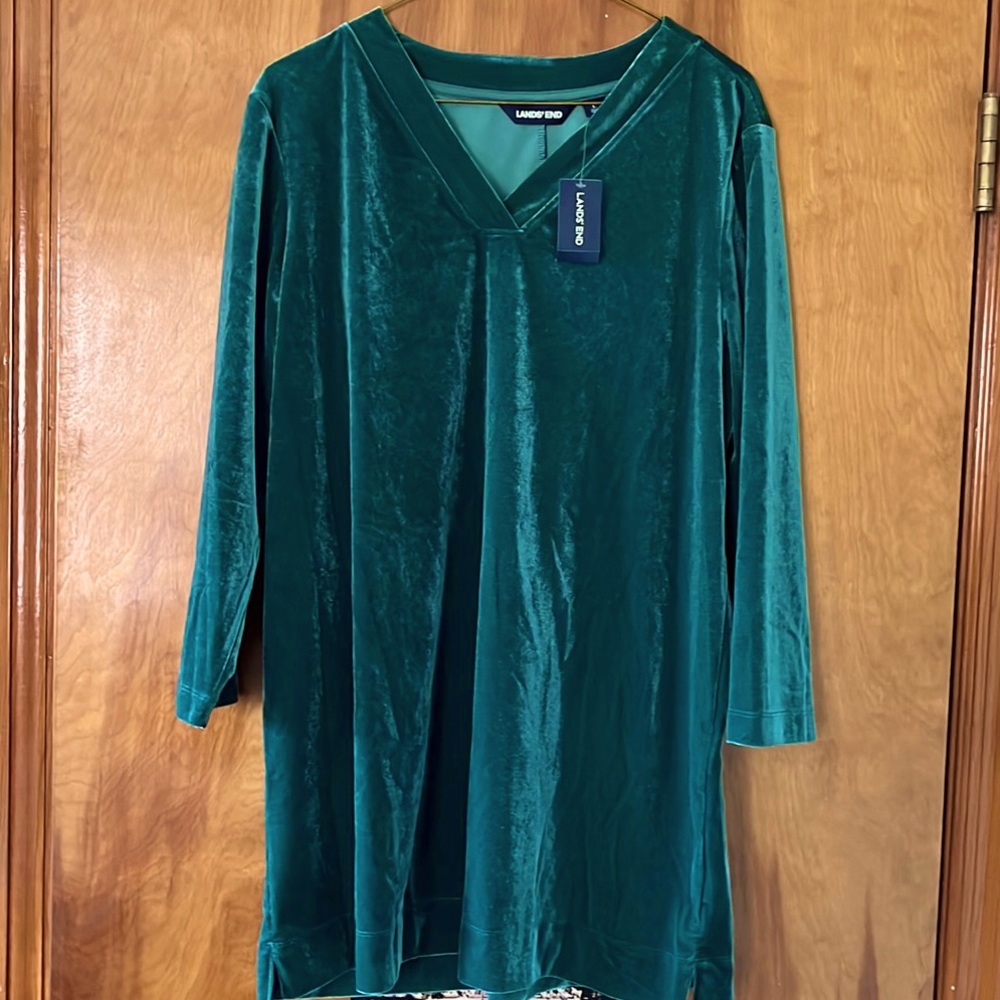 Brand-new Land's End tunic, beautiful emerald green velvet.